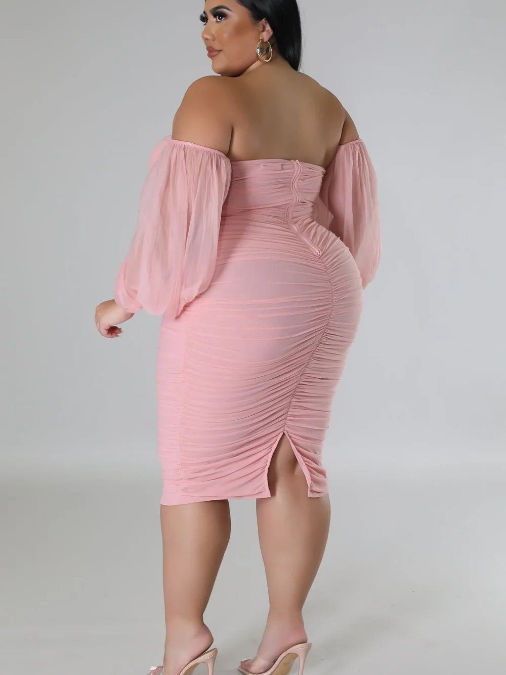 Plua SIZE Off-Shoulder Pink Ruched Bodycon Dress - Picture 4 of 4